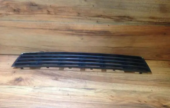 Audi A4 S4 B5 8D Front bumper lower grill 8d0807683aa