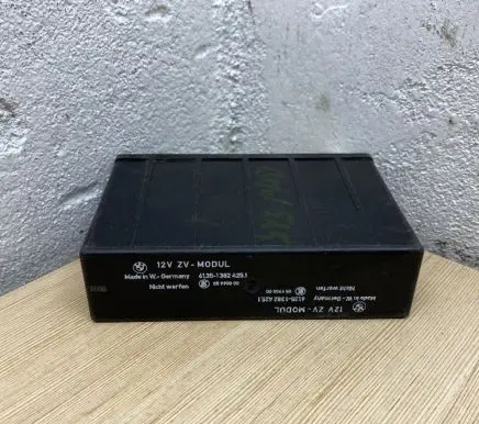 BMW 5 E34 Comfort/convenience module 613513824251 05990000