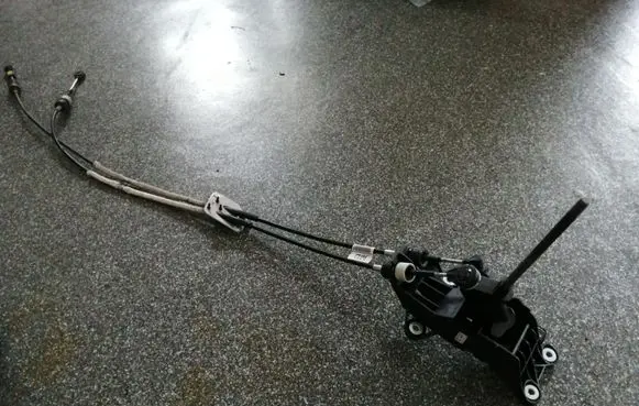 Ford Fiesta Gear shifter/selector 8A6R7C453MBB 8A6R7E395MD