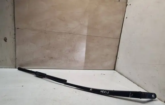 Toyota Yaris Front wiper blade arm