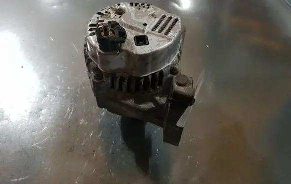 Volvo S40, V40 Generator/alternator 9472908