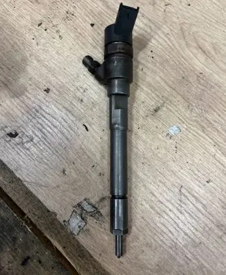 Peugeot 407 Fuel injector 0445110258