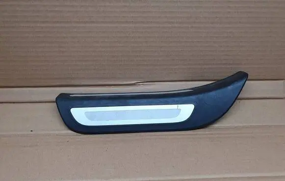 Audi Q5 SQ5 Rear sill trim cover 8R0853375F 81747 81804