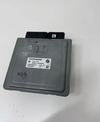 BMW 3 E90 E91 Engine control unit/module 7621178 DMEMSD812 5WK94901