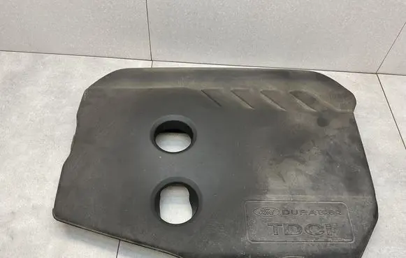 Engine cover (trim)