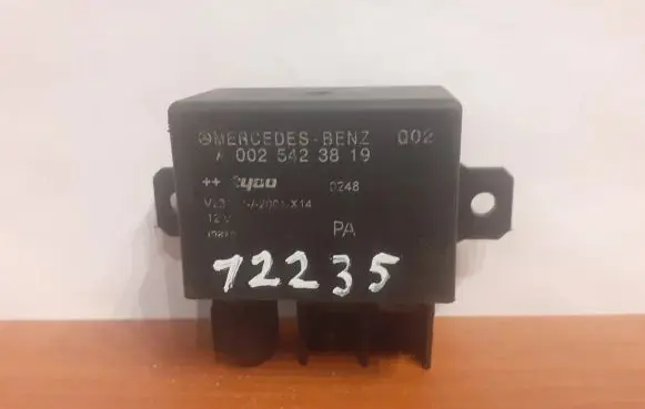 Mercedes-Benz E W211 Other relay A0025423819 12235