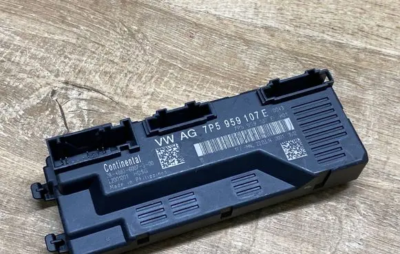 Porsche Macan (95B) Tailgate/trunk control unit/module 7P5959107E
