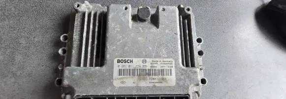 Renault Scenic II - Grand scenic II Engine control unit/module 0281011776 8200391966 8200386508