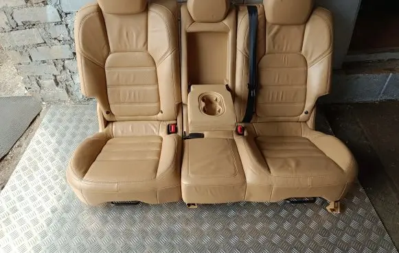 Porsche Cayenne (92A) Rear seat 