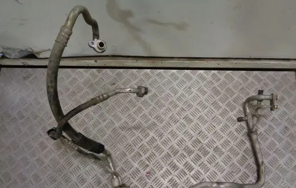 Ford Grand C-MAX Air conditioning (A/C) pipe/hose