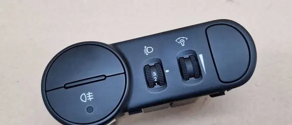 Hyundai i10 Fog light switch 201004787