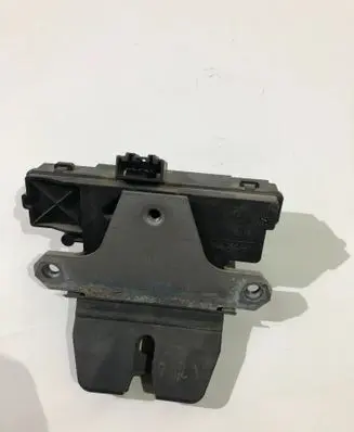 Ford Focus Tailgate/trunk/boot lock/catch/latch 9442069 D0R7B