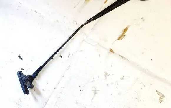 Peugeot 407 Front wiper blade arm