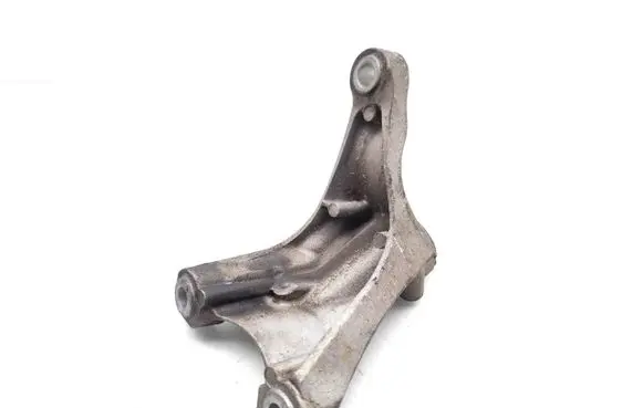 Audi A4 S4 B7 8E 8H Engine mounting bracket 4Z7199307B