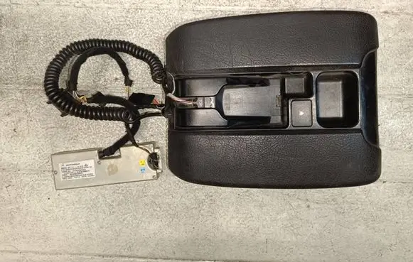 BMW 5 E39 Armrest 8213862