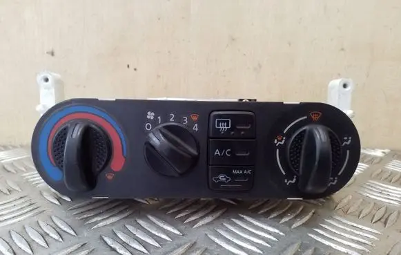 Nissan Almera N16 Climate control unit