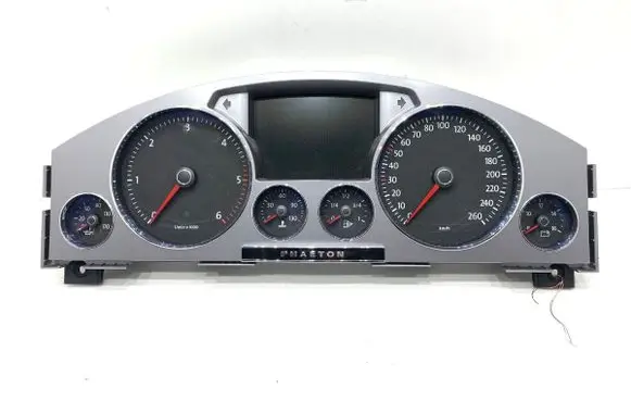 Volkswagen Phaeton Speedometer (instrument cluster) 3D0920886L