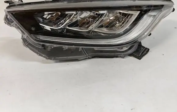 Toyota Yaris XP210 Headlight/headlamp