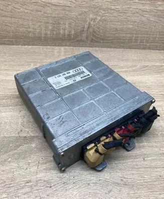 Audi A4 S4 B5 8D Engine control unit/module ECU 8D0907557C 0261203938 WITHPLUG