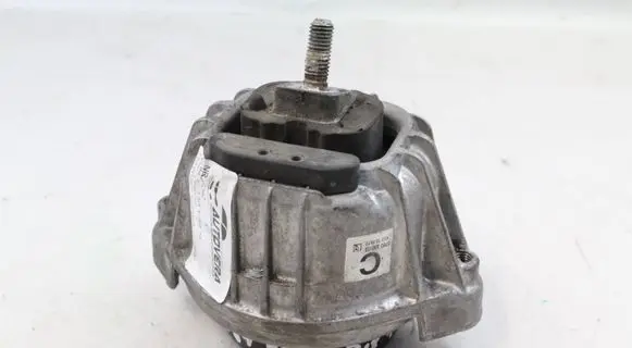 Engine mount bracket