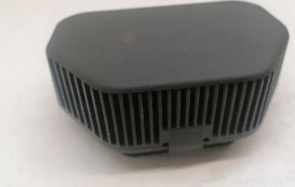 Quarter panel pressure vent