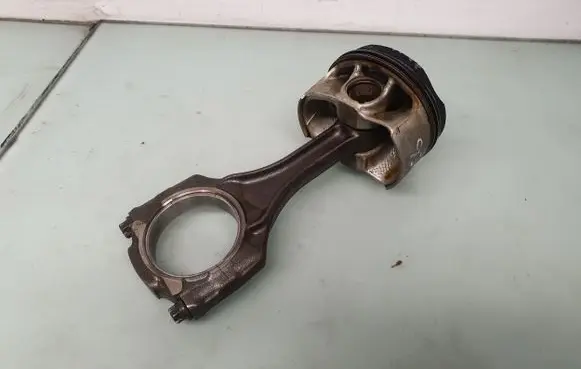 BMW 5 F10 F11 Piston with connecting rod 8653978 11258653978 7646892