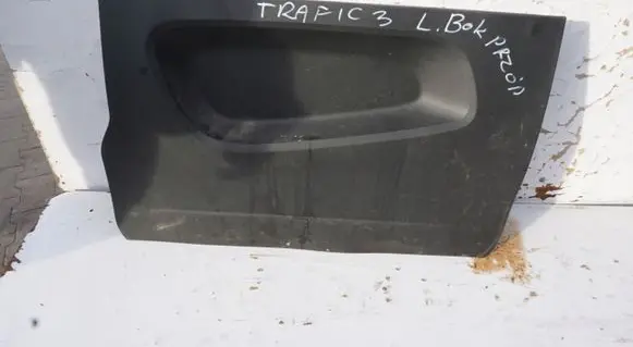 Renault Trafic III (X82) Front door card panel trim