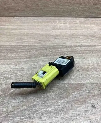 Toyota Auris 150 Airbag deployment crash/impact sensor 8983102080