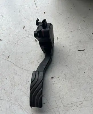 Dacia Spring Accelerator throttle pedal 180102512R 31620B1 00275