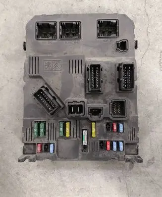 Peugeot 407 Comfort/convenience module 9655708380 S120104700L BSIS0200