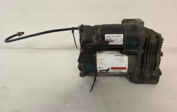 Land Rover Discovery 4 - LR4 Air suspension compressor/pump BH3219G525AA