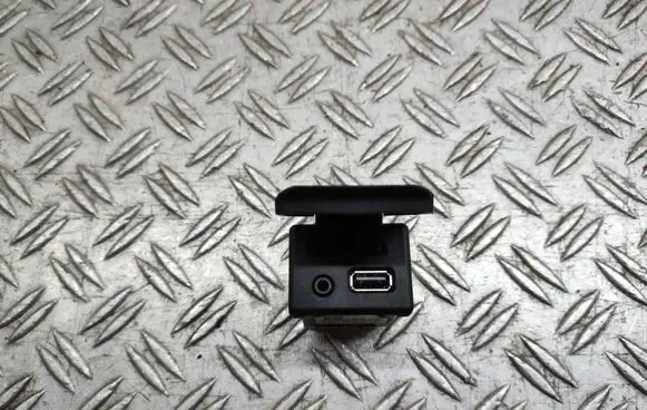 Chevrolet Cruze AUX in-socket connector NAL112004C4D