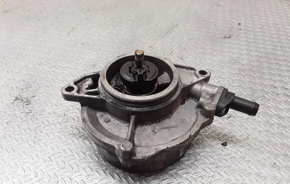 Audi A6 S6 C6 4F Vacuum pump 