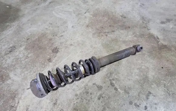 BMW 6 F06 Gran coupe Rear shock absorber with coil spring 6854329 3352