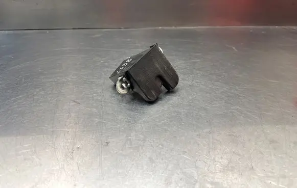 Volkswagen PASSAT B6 Tailgate lock latch 1K6827505E