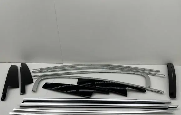 BMW 5 G30 G31 G38 Front door glass trim molding 7390107 7390140