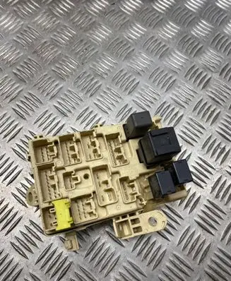 Toyota Land Cruiser (HDJ90) Fuse module 8264160020