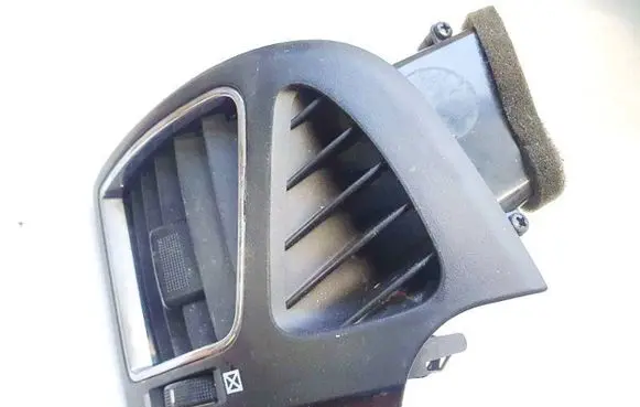 Chevrolet Captiva Dashboard side air vent grill/cover trim 95374837