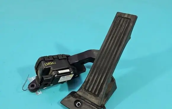 KIA Sportage Accelerator throttle pedal 327002S100 IMPRK1600757