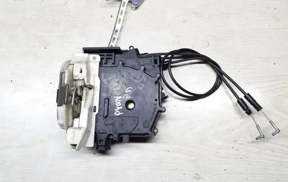 Peugeot 4007 Front door lock