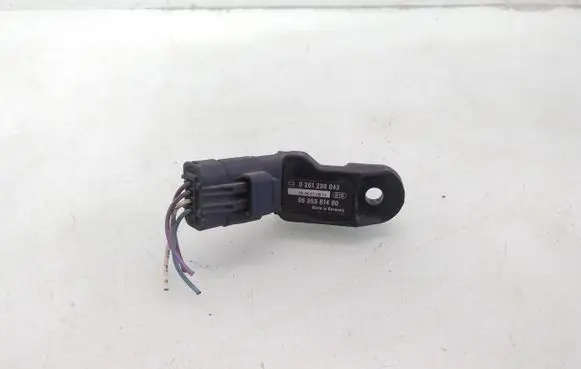 Peugeot 1007 Air pressure sensor 0261230043