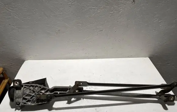 Ford Focus Front wiper linkage and motor 1395106486