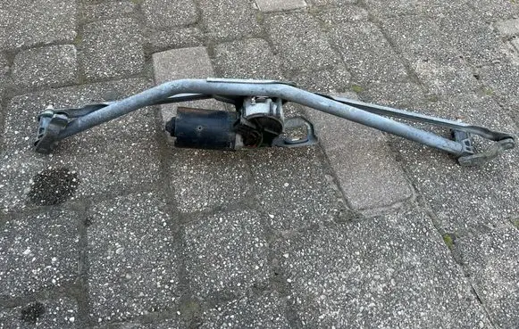 Volkswagen Transporter - Caravelle T4 Front wiper linkage and motor 0390241120