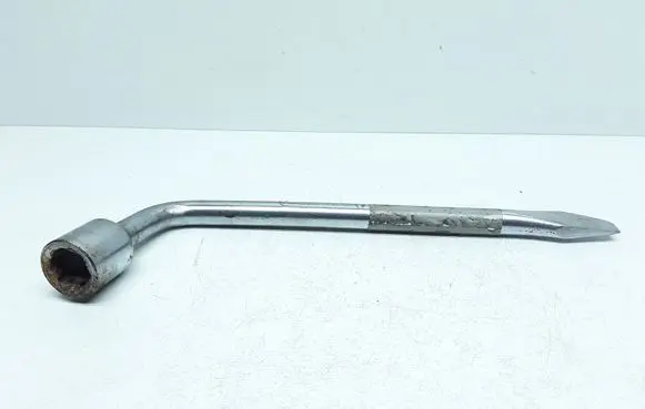 Volvo S60 Wheel nut wrench 