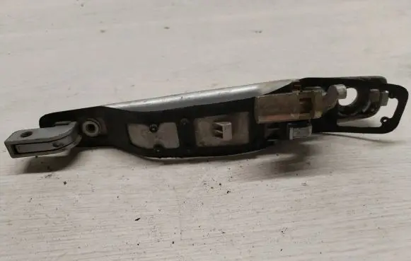 Mitsubishi Grandis Front door exterior handle