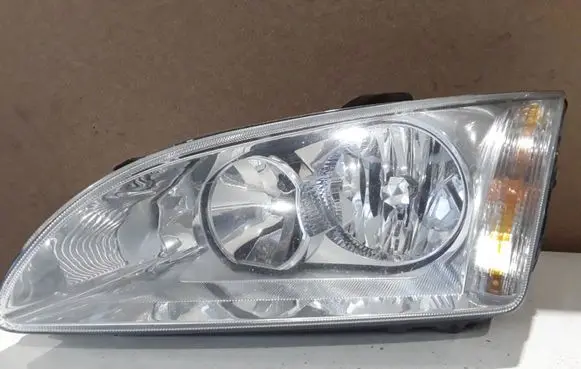 Ford Focus Headlight/headlamp 4M5113W030