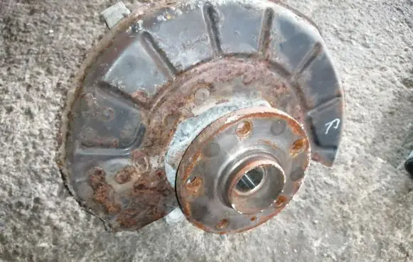 Volkswagen PASSAT B6 Front wheel hub