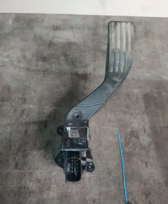Ford Focus Accelerator throttle pedal 98AB9F836A