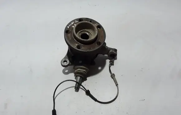 Opel Movano B Front wheel hub 400150081R