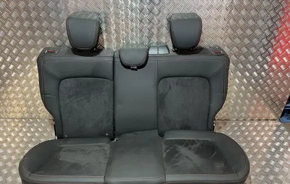 Ford Fiesta Second row seats DG22140